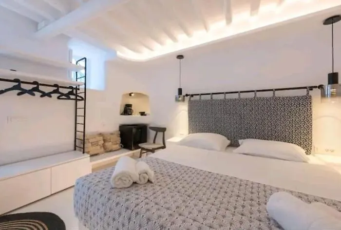 Mykonos Vibes Town Room