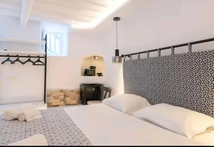 Mykonos Vibes Town Room